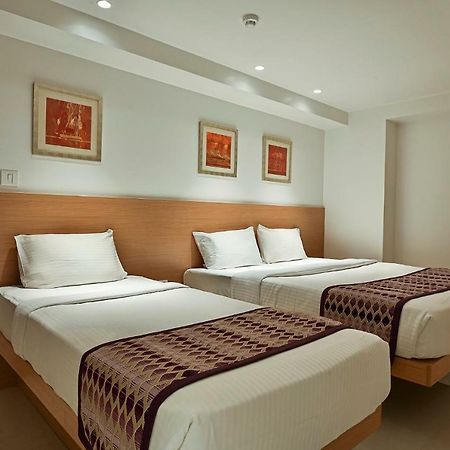 Hotel Leafio-Near Airport มุมไบ ภายนอก รูปภาพ