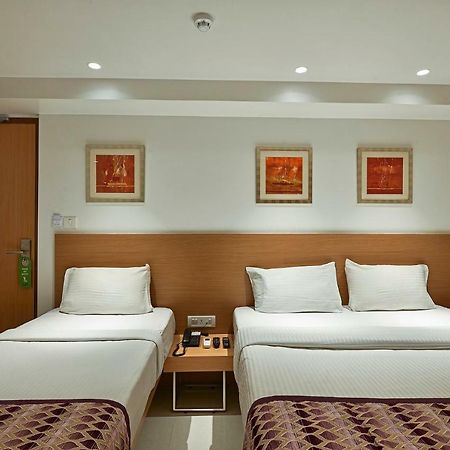Hotel Leafio-Near Airport มุมไบ ภายนอก รูปภาพ
