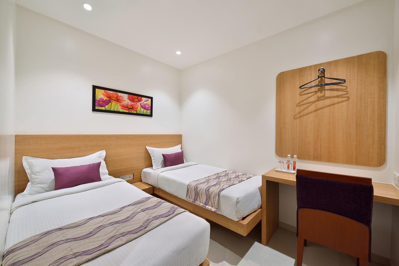 Hotel Leafio-Near Airport มุมไบ ภายนอก รูปภาพ