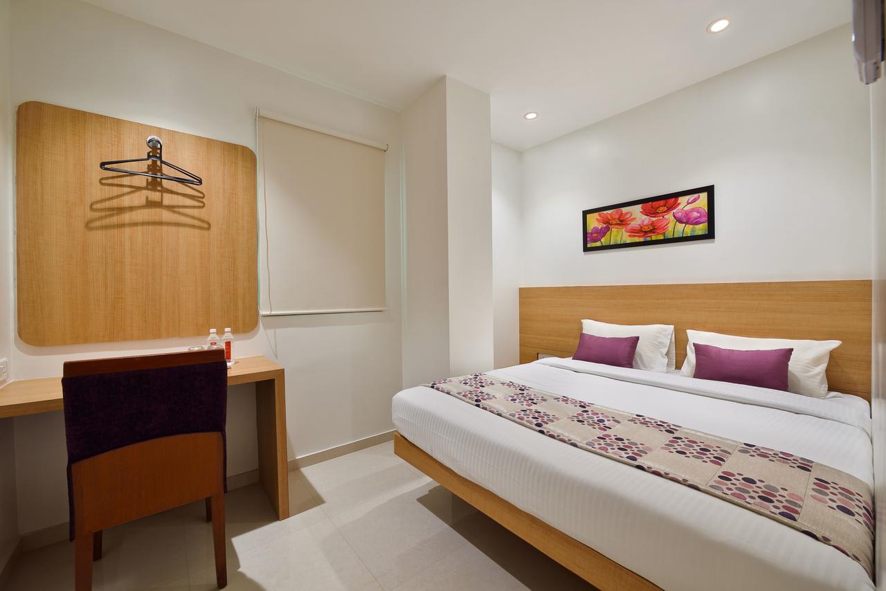 Hotel Leafio-Near Airport มุมไบ ภายนอก รูปภาพ