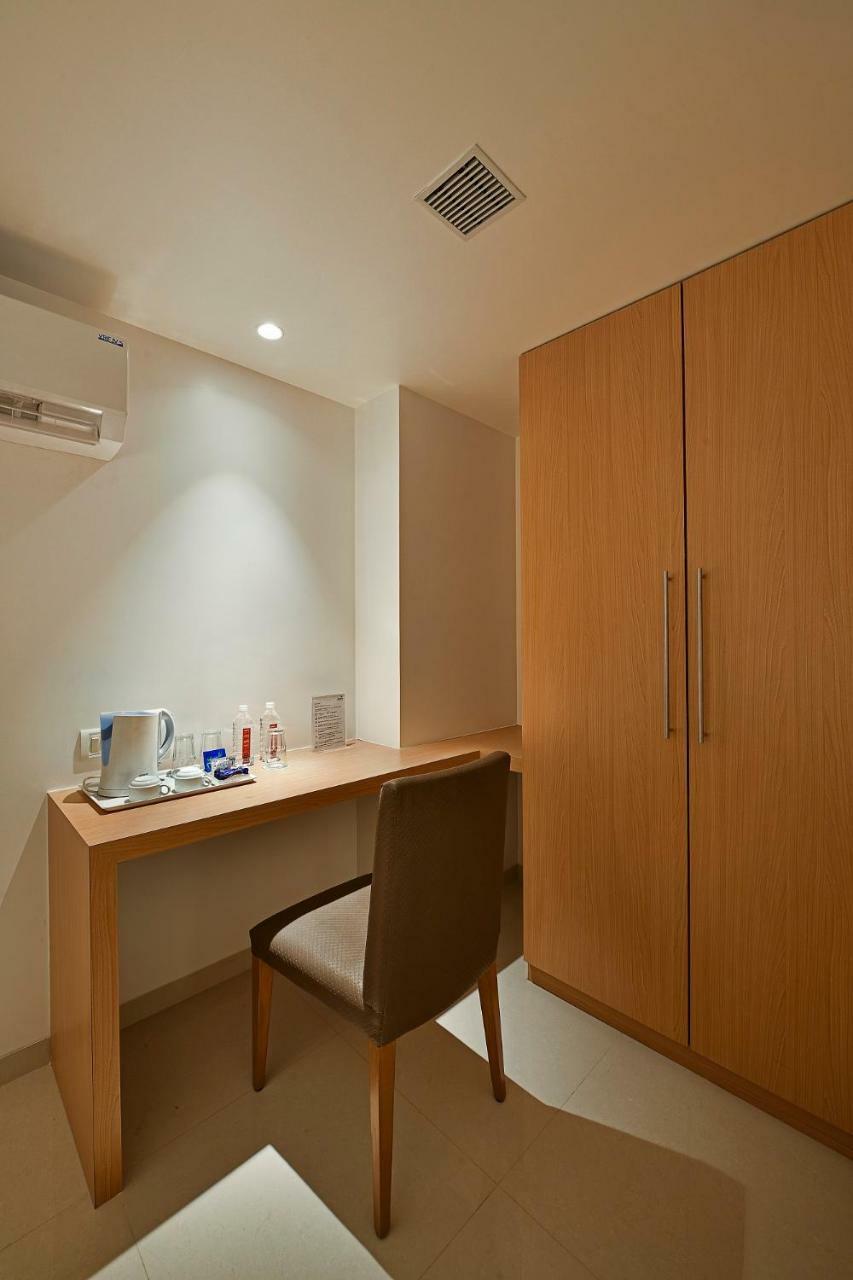 Hotel Leafio-Near Airport มุมไบ ภายนอก รูปภาพ